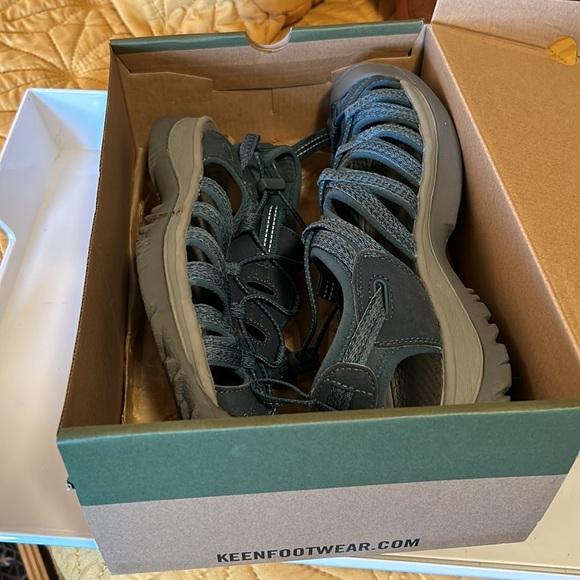 Keen Whisper Sandal smoke blue women’s size 10 EUC - Picture 11 of 16